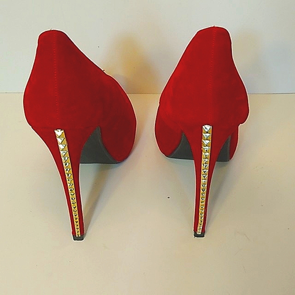 Body Center Heels Shoes Women have a little Scratches are inside of heels. - Picture 4 of 14